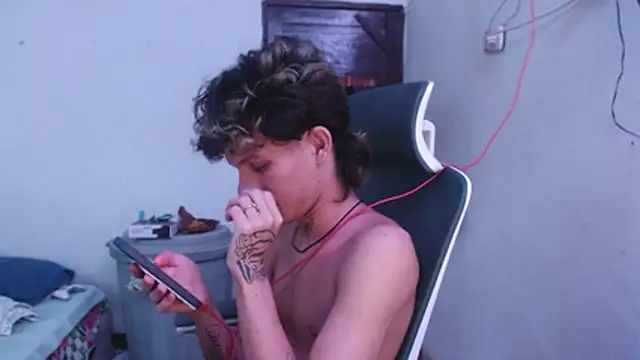 Pokój czatu na żywo – andy_dan18