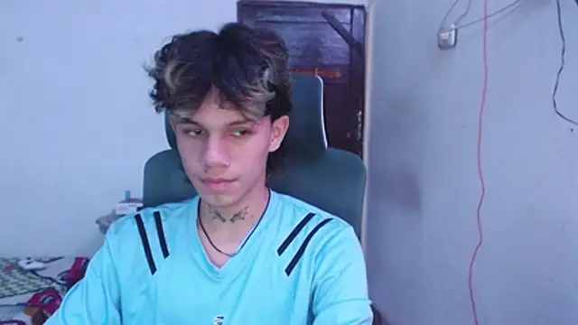 andy_dan18's Live Chat Room