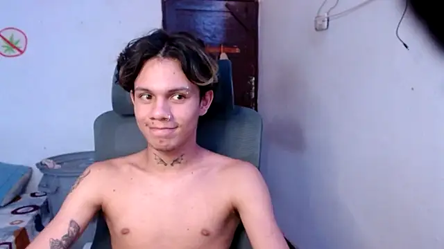 andy_dan18 Cameră chat live