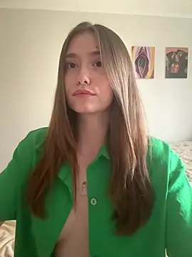 חדר צ'אט בשידור חי של Sabrina_shells