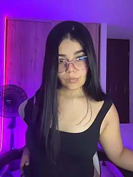 XXXAngella Adlı Modelin Canlı Sohbet Odası