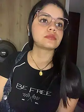 XXXAngella Adlı Modelin Canlı Sohbet Odası