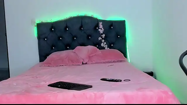 ห้องแชทสดของ NicoleJaymes_