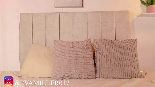 eva_miller7 Adlı Modelin Canlı Sohbet Odası