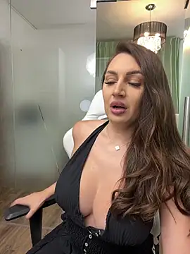 ClaraaJoy লাইভ চ্যাট রুম