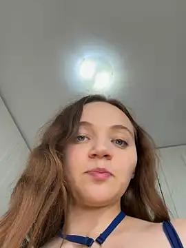TheYourL Live Chatraum