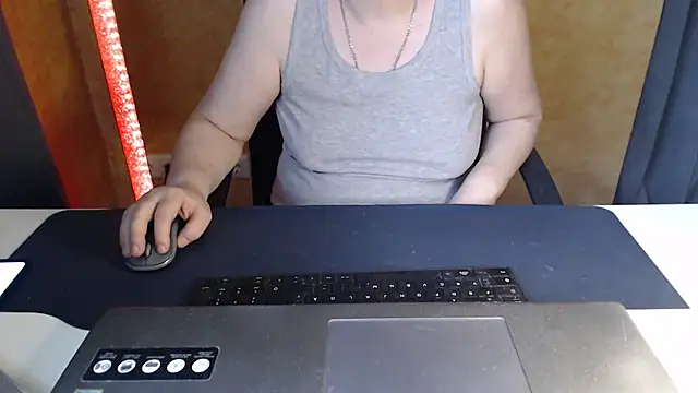 SweetPhoenix76's Live Chat Room