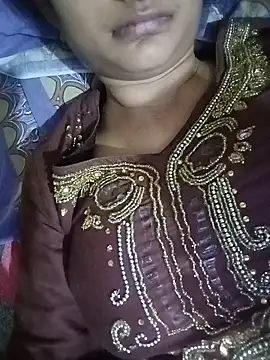 Piya_Ji Adlı Modelin Canlı Sohbet Odası