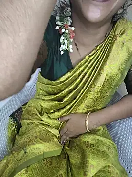 Živá chatovací místnost Mardala-Pilla-Telugu