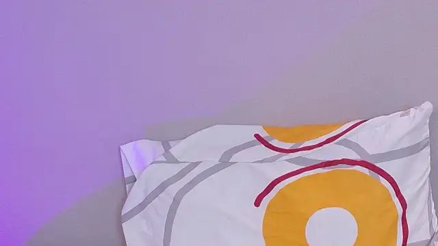 NaomiKlarc 실시간 채팅방