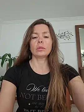 karina_warthon Adlı Modelin Canlı Sohbet Odası