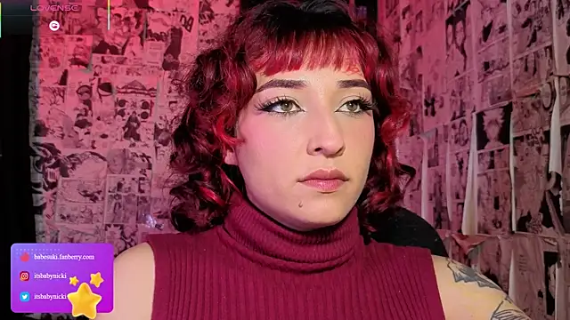 Živá chatovací místnost NickiYoung