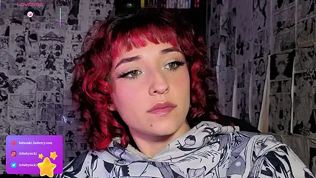 חדר צ'אט בשידור חי של NickiYoung