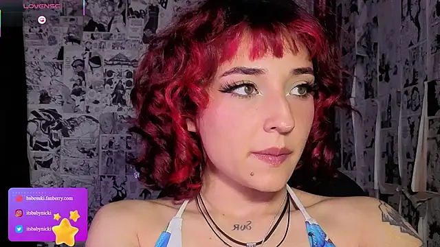 Živá chatovací místnost NickiYoung