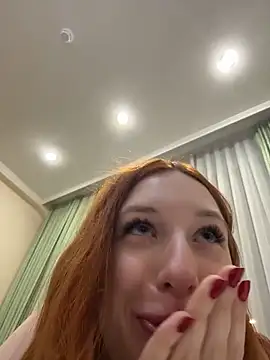 חדר צ'אט בשידור חי של Mikka_Blush