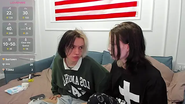 Онлайн чат VeryRare_TwinS