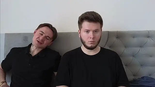 عرض كام michael_sexdevil الجنسي المباشر