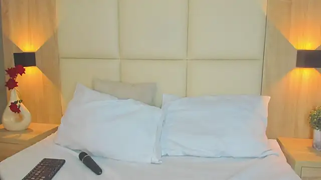 חדר צ'אט בשידור חי של antonella_cutie_