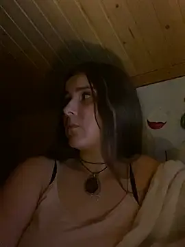 mewKate Adlı Modelin Canlı Sohbet Odası