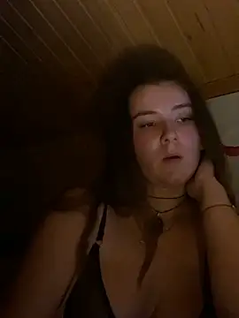 mewKate Adlı Modelin Canlı Sohbet Odası