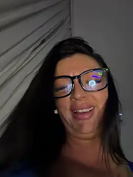 Chatroom en direct de miraa_bellaa