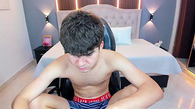 Tommy18__ Cameră chat live