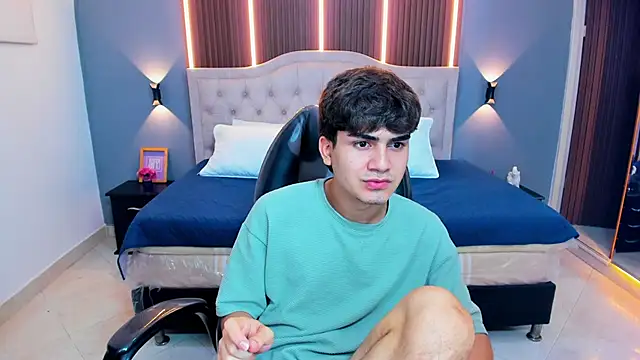 Tommy18__ Live Chatraum