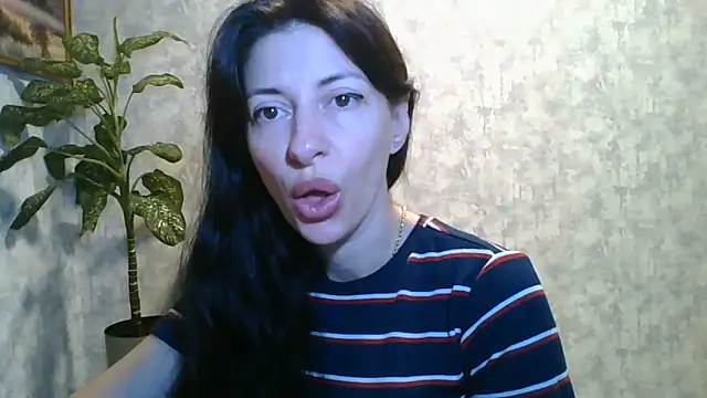 LissaBlossom Adlı Modelin Canlı Sohbet Odası