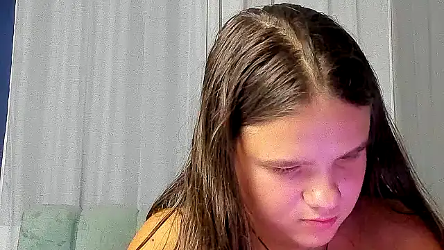 Sala de chat ao vivo de AdeleCruz
