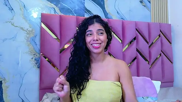 Živá chatovací místnost hotiergirl