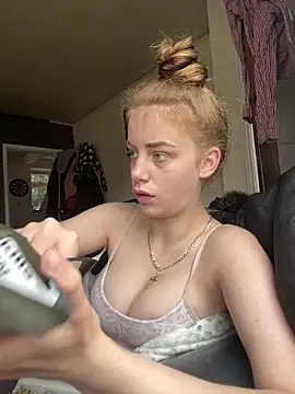 הופעת סקס קאם בשידור חי של VioletxBlue