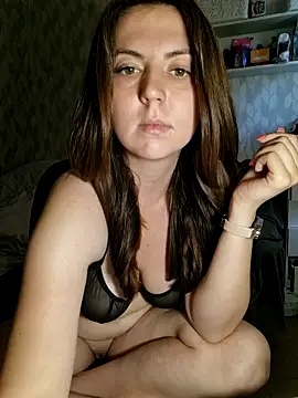 Melenka Adlı Modelin Canlı Sohbet Odası