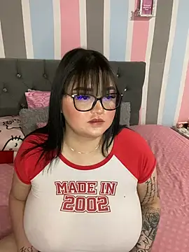 Živá chatovací místnost Madiiison333