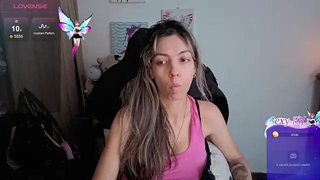 Princezzlove3 Adlı Modelin Canlı Sohbet Odası