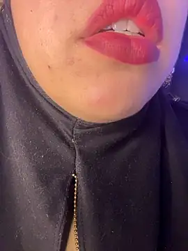 zahra_Jalid's Live Chat Room