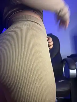 zahra_Jalid Live chatroom