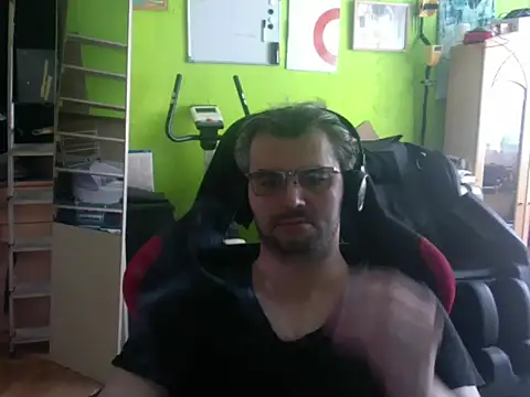 Pokazy przed seks kamerką na żywo – stary-w-kalesonach