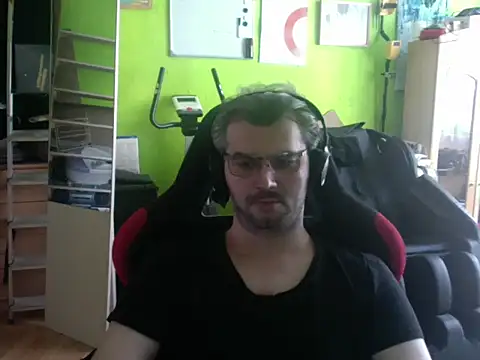 Seks show uživo modela stary-w-kalesonach na kameri