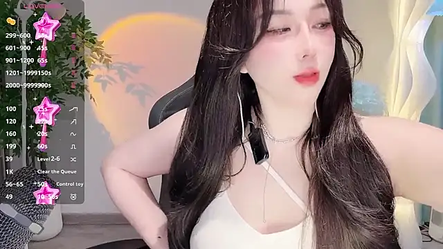 Liz-nn Adlı Modelin Canlı Sohbet Odası