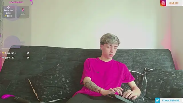 ethan_and_ava's Live Chat Room