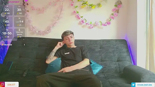 ethan_and_ava's Live Chat Room
