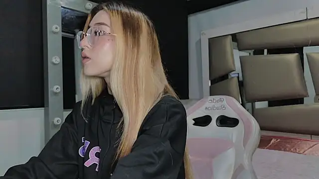 Princess_tokyo's Live Chat Room