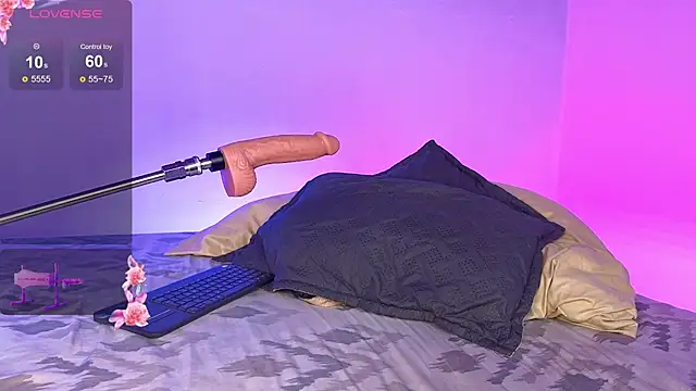 lucie_petite's Live Chat Room