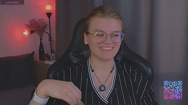 _JessieVibes Adlı Modelin Canlı Sohbet Odası
