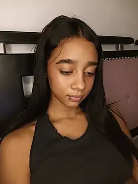 Zoe_Sweett18's Live Chat Room