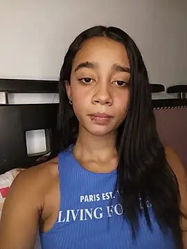 Zoe_Sweett18 – Naživo chatovacia miestnosť
