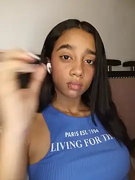 חדר צ'אט בשידור חי של Zoe_Sweett18