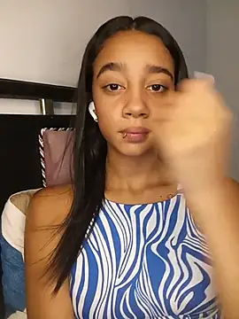 Zoe_Sweett18 – Naživo chatovacia miestnosť