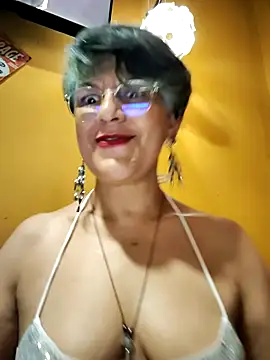הופעת סקס קאם בשידור חי של ilonna2025