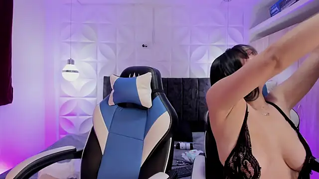 ariana_michel_'s Webcam Show